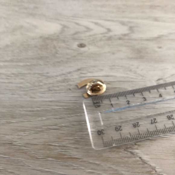 Vintage Letter V Label Pin - Picture 2 of 2